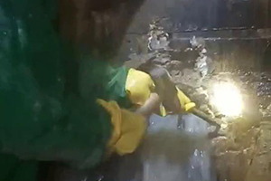 文昌消防水池堵漏施工视频